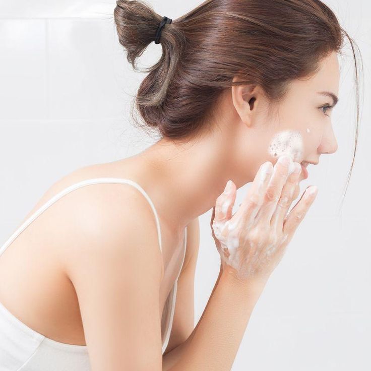 Sữa rửa mặt dịu nhẹ, &iacute;t bọt