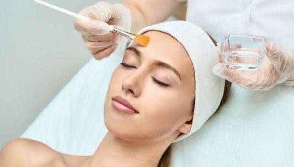 Tại sao Peel da là phương pháp trị mụn có hiệu quả và an toàn nhất hiện nay?